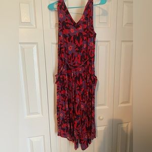 Floral jumpsuit with pockets!